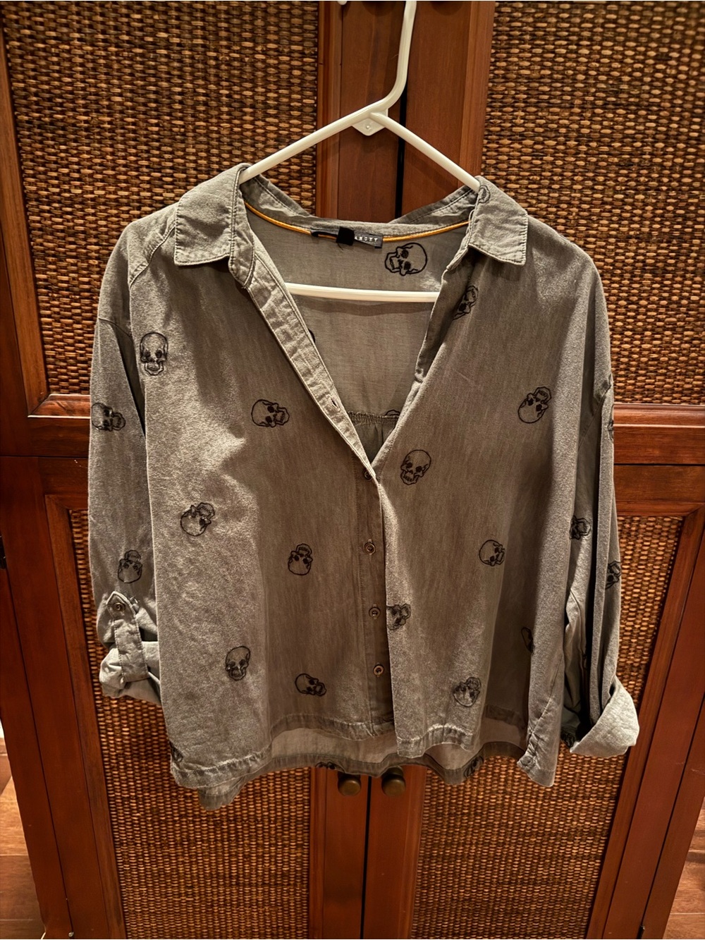 Jane and Delancey Skull Button Down NWOT